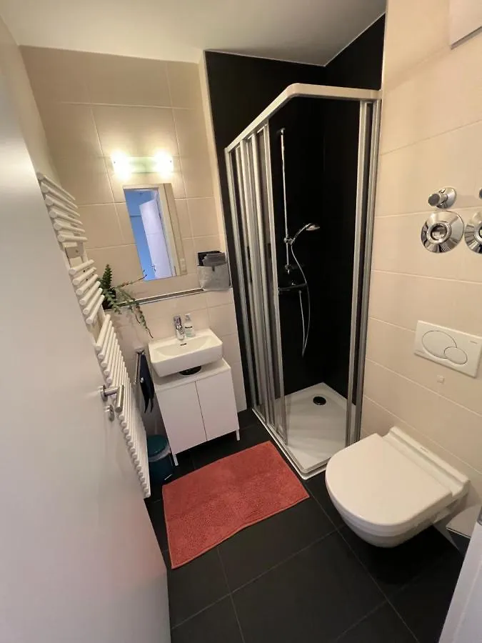 Апартаменты Penthouse-Wohnung - Balkon - Dachterrasse - Zentrum Нюрнберг