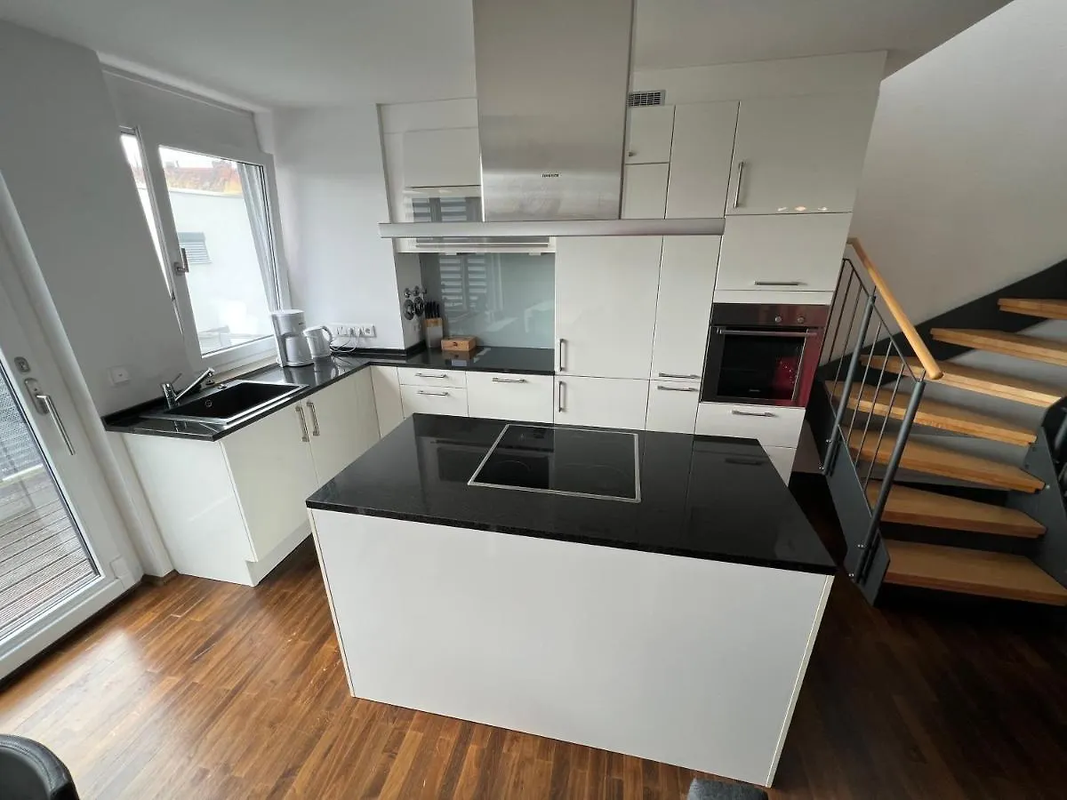 Апартаменты Penthouse-Wohnung - Balkon - Dachterrasse - Zentrum Нюрнберг Германия